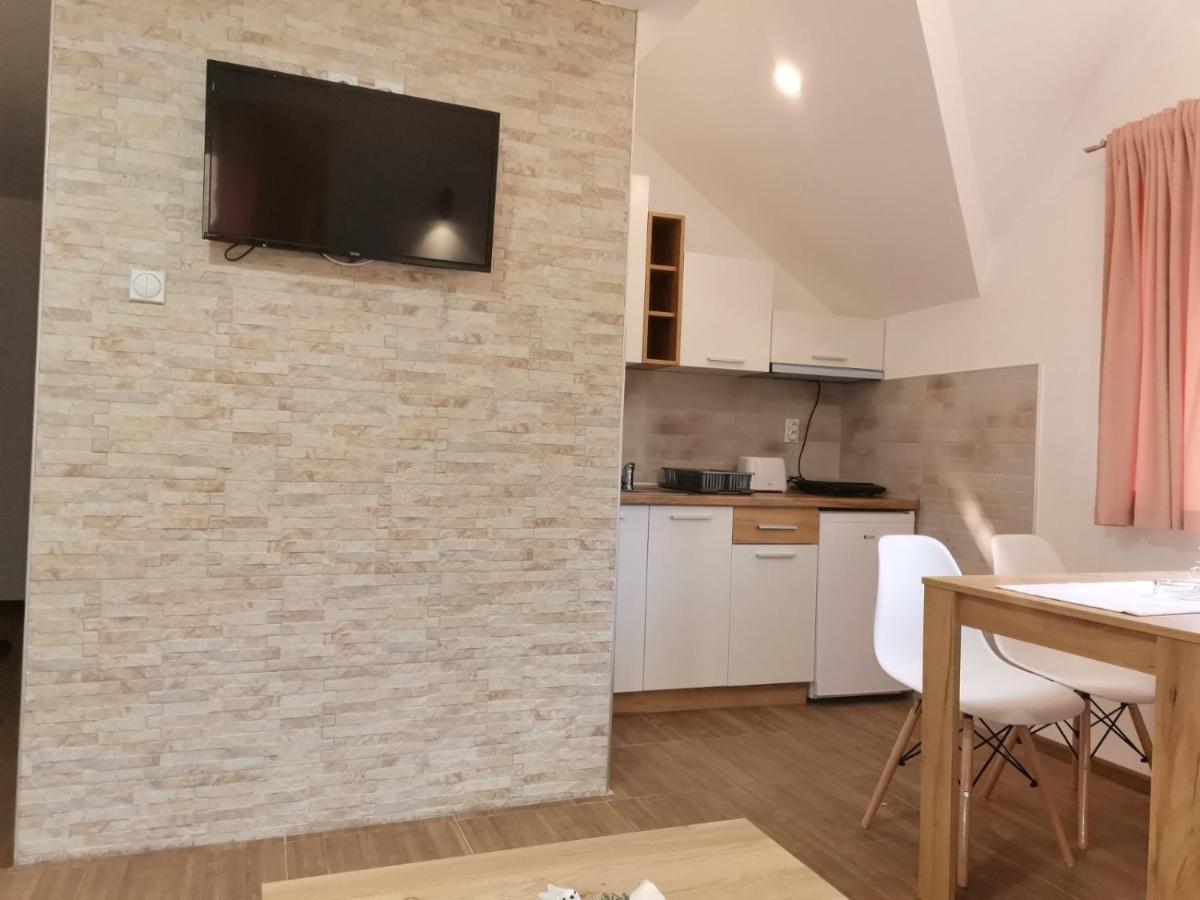 Vila Vrh Crni Vrh Esterno foto
